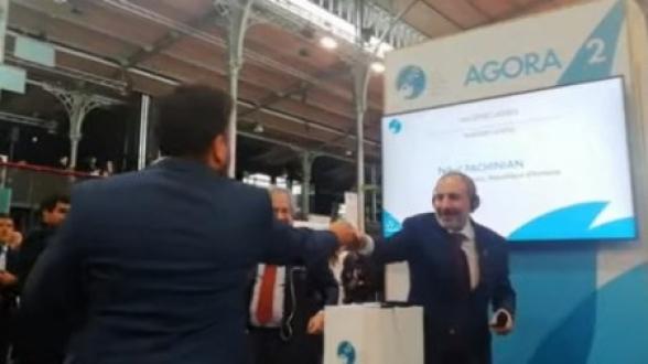 Մամուլի քարտուղարը, արարողակարգի աշխատակիցները և այլ անձինք ի՞նչ են անում, եթե չեն կարողանում տեղում գոնե մեկ գրիչ ապահովել վարչապետի համար